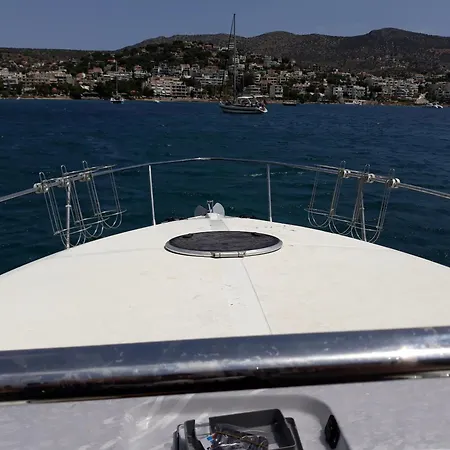 Cruise By Boat At Botel Porto Rafti